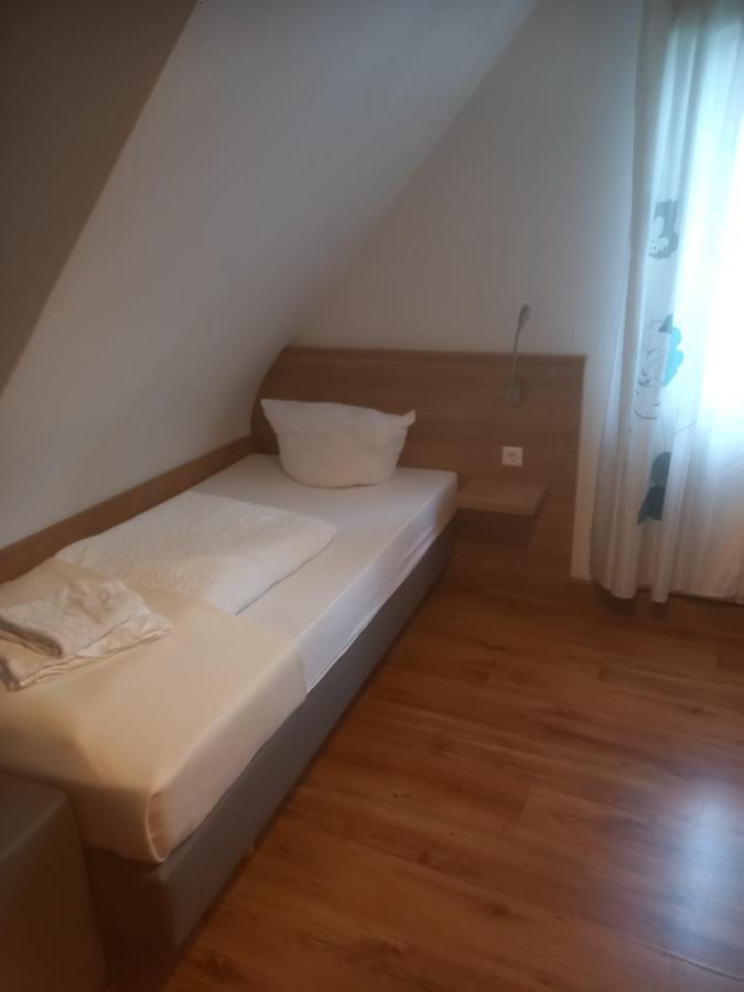 Hotel Krone Bad Cannstatt Stuttgart Exterior foto